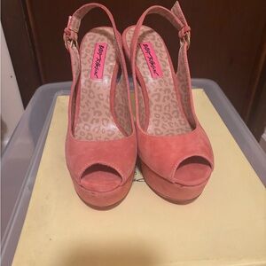 Betsey Johnson Pink Coral Makenna Suede Peep Toe Sandals, Women’s Size 6.5, NWT
